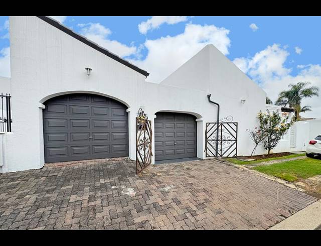 3 BEDROOM HOUSE FOR SALE IN SANDOWN